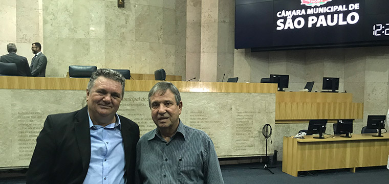 O vereador Claudinho de Souza, presidente da Comisso, fez parte da categoria de telecom por quase uma dcada. Ele passou por empresas como Telesp e Telefnica e foi scio do Sintetel